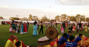 Gửi hàng bánh kẹo Tết từ Việt Nam đi Úc giá rẻ