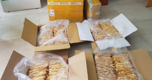 Gởi thực phẩm khô đi Úc giá tốt